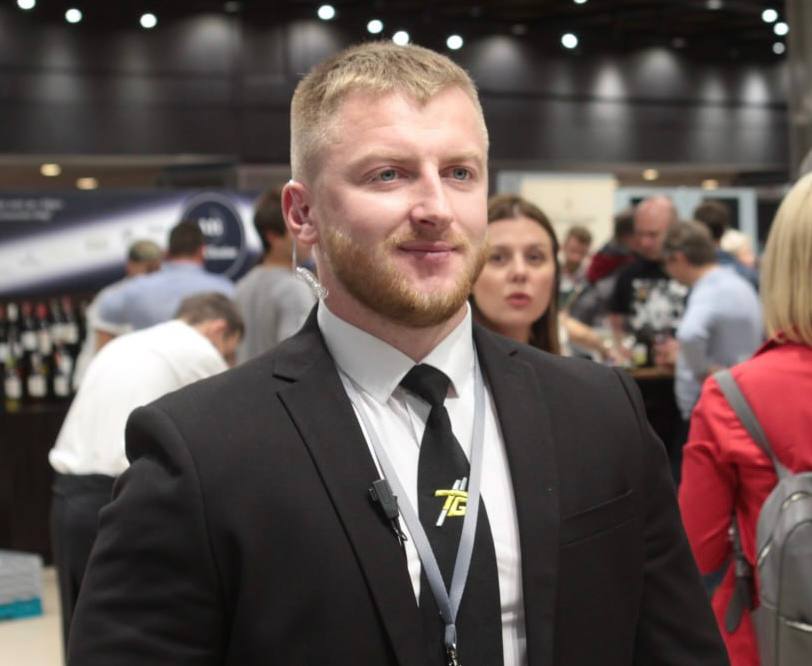 Охранная компания ТопГард обеспечивает защиту помещений с помощью видеокамер и центрального пульта охраны. Охранная компания ТопГард обеспечивает защиту помещений с помощью видеокамер и центрального пульта охраны.